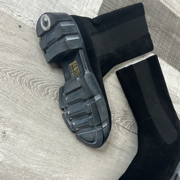 • NWOB $168 Free People Chelsea Suede Boots Distressed - Picture 4 of 14